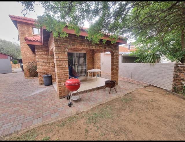 3 BEDROOM HOUSE FOR SALE IN MISTY BAY